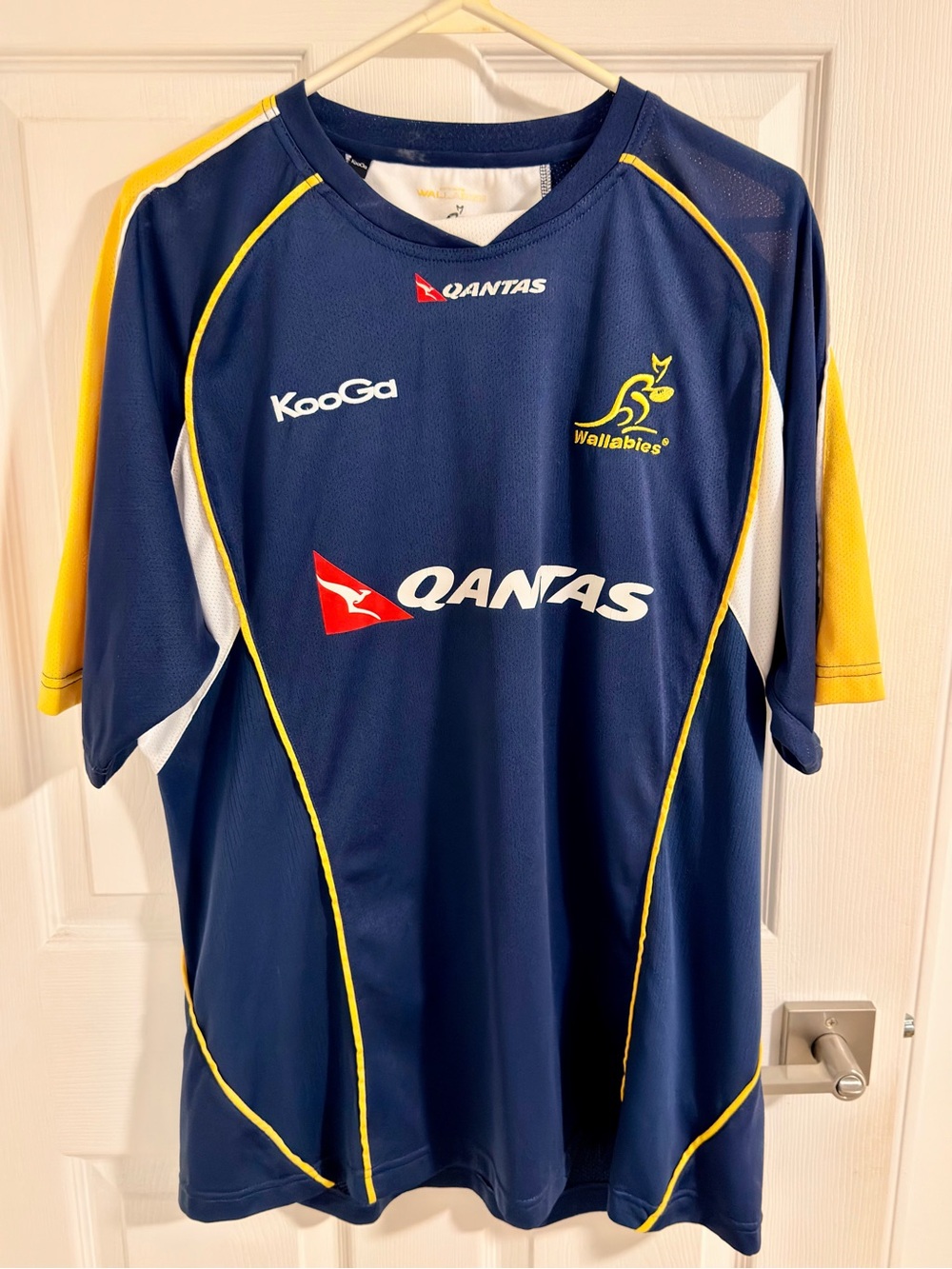 KooGa Qantas Wallabies Rugby Navy & Yellow Breathable Polyester T Shirt Men’s XL